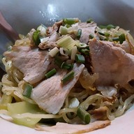 บะหมี่ เกี๊ยว หมูแดง จันทน์18/7