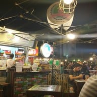 บรรยากาศ ลองเด๊ะ เฟรช BY ลองเด๊ะ นมสด ตลาดนัดเลียบทางด่วนรามอินทรา