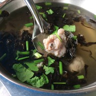 เมนูของร้าน ขาหมูเลิศรส เซ็นหลุยส์