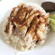 เมนูของร้าน หลักเมือง ข้าวมันไก่ ปราจีน