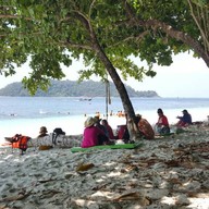 หน้าร้าน สวัสดิการเกาะระวี