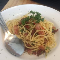 Hungry Bird : Eatery & Bar