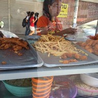 หน้าร้าน ยำไก่ทอด หน้านิวไลฟ์