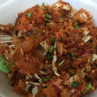 เมนูของร้าน ยำไก่ทอด หน้านิวไลฟ์