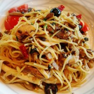 เมนูของร้าน Greyhound Café EmQuartier