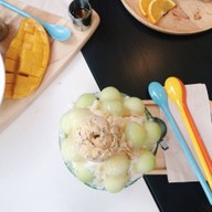 หมอนทองคาเฟ่