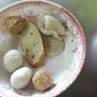 เมนูของร้าน ก๋วยเตี๋ยวนายใบ้ย้อนยุค โชคชัย4 ซอย​27