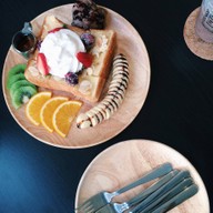 หมอนทองคาเฟ่