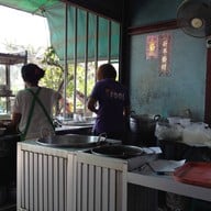 บรรยากาศ ก๋วยเตี๋ยวโรงสีแสงไทย( บ้านบึง )  บางวัว