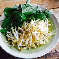 เมนูของร้าน ก๋วยเตี๋ยวเรือวัดพรหมมาสตร์