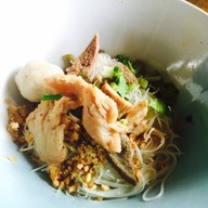 เมนูของร้าน ก๋วยเตี๋ยวเรือวัดพรหมมาสตร์
