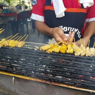 ร้านคุณจี๊ดราดหน้ายอดผัก สมุย