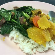 เมนูของร้าน ร้านข้าวแกงป้าแก้ว ( มี 2 สาขา สั่งได้ 2 ที รสชาติเหมือนกัน  ตัวเมืองหาดใหญ่