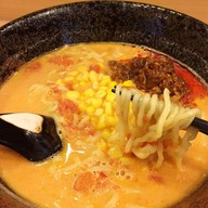 เมนูของร้าน โทมาโตนู้ดเดิ้ล ซอยธนิยะ