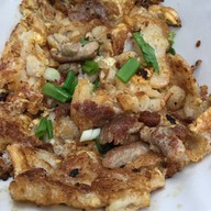 เมนูของร้าน ก๋วยเตี๋ยวคั่วเป็ดอร่อยริมทาง คลองถม