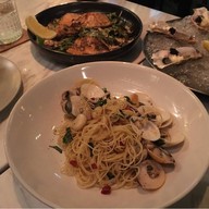 Bélon Oyster & Raw Bar Seen Space