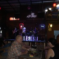 เคลิ้ม Pub & Restaurant หัวหิน