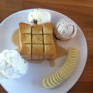 Me bakery & Coffee Shop