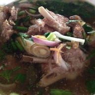เมนูของร้าน เจ๊ฝนร้านก๋วยเตี๋ยวแชมป์
