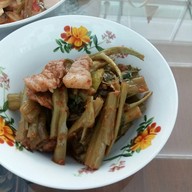 ลุงธิ งาช้าง
