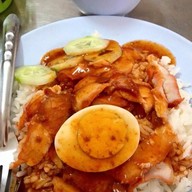 เมนูของร้าน สหชัย บะหมี่เกี๊ยวปู หมูแดง