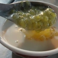 ร้านหนมหวานเสียงสวย