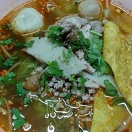 กินเตี๋ยวเจ๊นิล