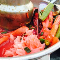 เมนูของร้าน CHARIOT Pub & Restaurant