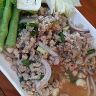 เมนูของร้าน ลูกชิ้นฮีโร่ ปิ่นทอง ชลบุรี นิคมปิ่นทอง ชลบุรี