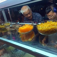 หน้าร้าน ร้านตองหนึ่ง เต้าทึงร้อนเย็น