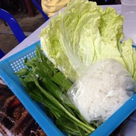 ส้มตำ เจ้ปุ้ย
