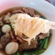 เต๋าอร่อยแตกซิกเกาเหลา-เนื้อตุ๋น-หมูตุ๋น-ตีนไก่ตุ๋น