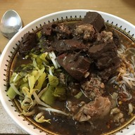 เมนูของร้าน ร้านทิศเหนือ น้ำเงี้ยว-ข้าวซอยไก่ ข้าวหมูทอด