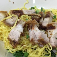 บะหมี่หมูแดง-หมูกรอบ