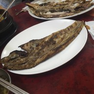 อาจุมม่า ปลาย่าง ณ Saengseon-gui Alley