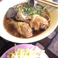 ก๋วยเตี๋ยวนั่งบาร์ โครตอิ่ม