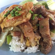 เมนูของร้าน ป้าม้วนอาหารตามสั่ง
