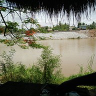 บรรยากาศ ส้มตำริมหลิ่ง