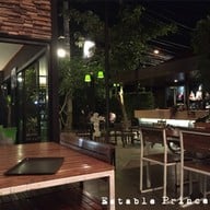 บรรยากาศ ร้านสะบายดี และร้าน JOKE BY SABAIDEE