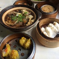 แต่เตี้ยม หาดใหญ่ใน