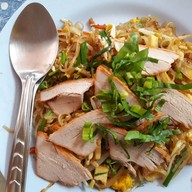 ผัดไทยหลังศาลากลาง