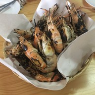 เมนูของร้าน ผ่องพรรณกุ้งเผา ตลาดกลางอยุธยา