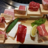 เมนูของร้าน Smoke House Charcoal Bbq Great Wold City