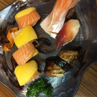 เมนูของร้าน Tororo Sushi
