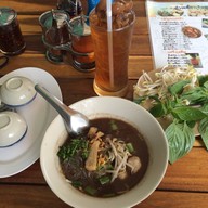 เมนูของร้าน ก๋วยเตี๋ยวเรือลอยลำ