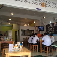 บรรยากาศ ก๋วยเตี๋ยวเรือลอยลำ