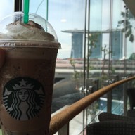 เมนูของร้าน Starbucks The Fullerton Waterboat House
