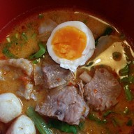 ตาโตก๋วยเตี๋ยวต้มยำน้ำข้น