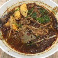 ประยุทธก๋วยจั๊บ ตลาลยิ่งเจริญ