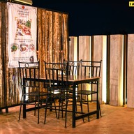 บรรยากาศ ດອນໂຊກດີ